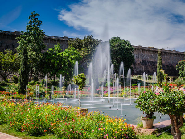 സംഗീത ജലധാര