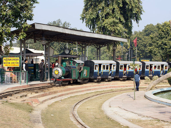 മിനി ട്രെയിന്‍