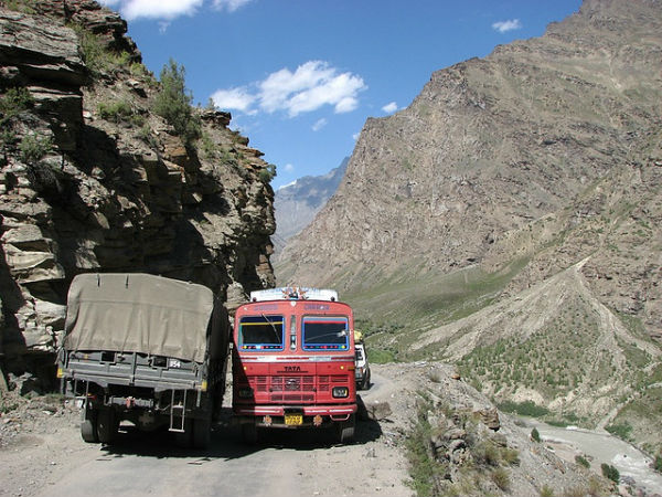 വഴിമാറട മുണ്ടയ്ക്കല്‍ ശേഖര