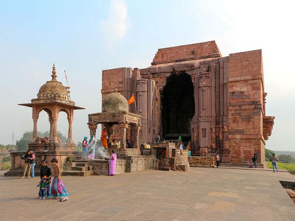 41. ഭോജ്പൂരിലെ ശിവക്ഷേത്രം, മധ്യപ്രദേശ് 