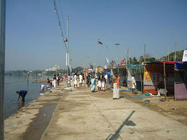 42. ആലു‌വ ശി‌വരാത്രി