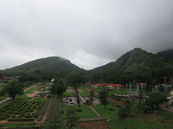 12. സമീ‌പ സ്ഥലങ്ങള്‍