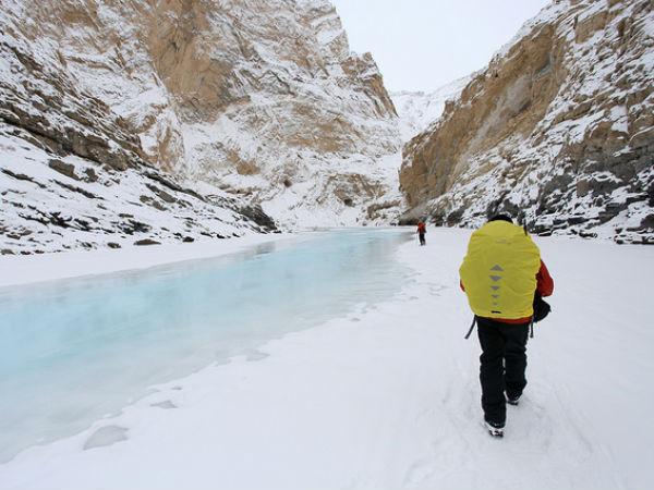 13. ഐസ് നദിയിലൂടെ ഒരു യാത്ര (ചാദാർ ട്രെക്കിംഗ്)