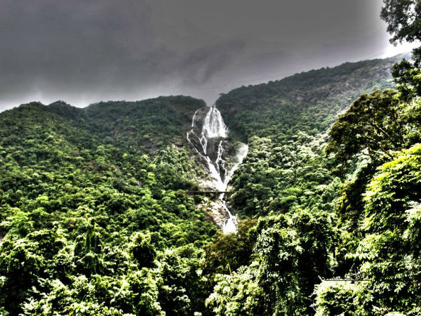 03. ദൂ‌ത്‌സാഗര്‍ (വെ‌ള്ള‌ച്ചാട്ടം)