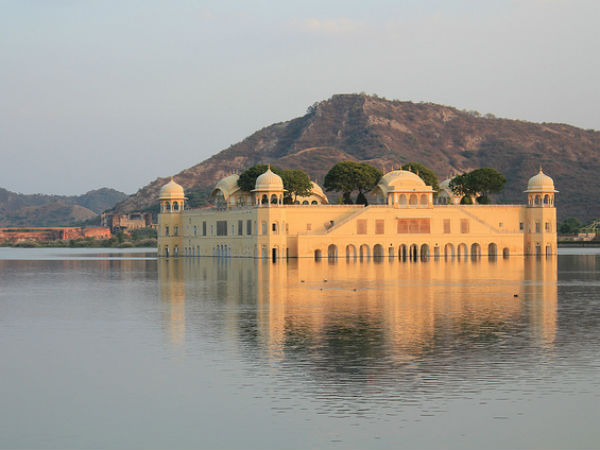 18. ജയ്പൂര്‍ (കൊട്ടാരങ്ങള്‍)