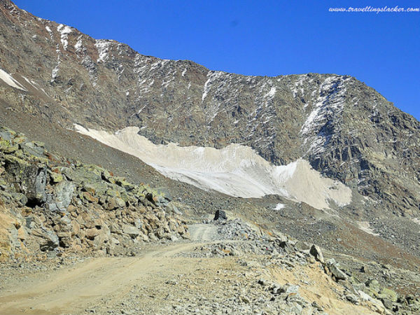 മെല്ലെ മെല്ലെ