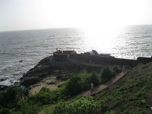 01. ബേക്കല്‍ കോട്ട