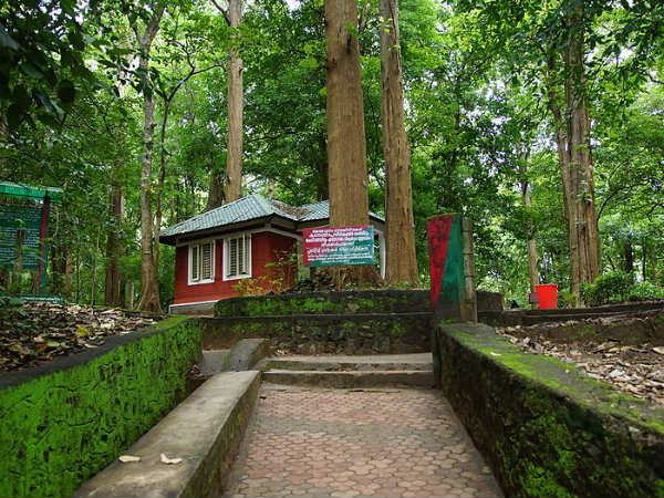 09. ആര്യാടന്റെ നി‌ലമ്പൂര്‍