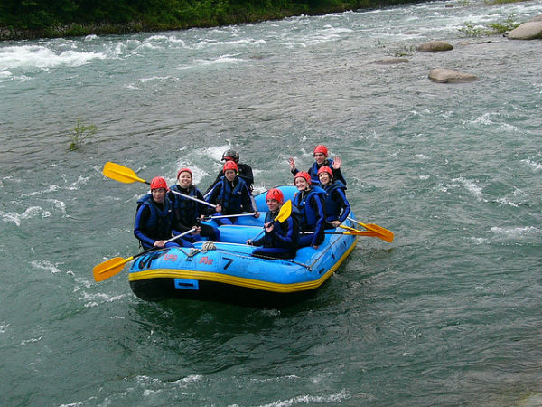 02. ത്രില്ലടിപ്പിക്കുന്ന റിവര്‍ റാഫ്റ്റിംഗ്