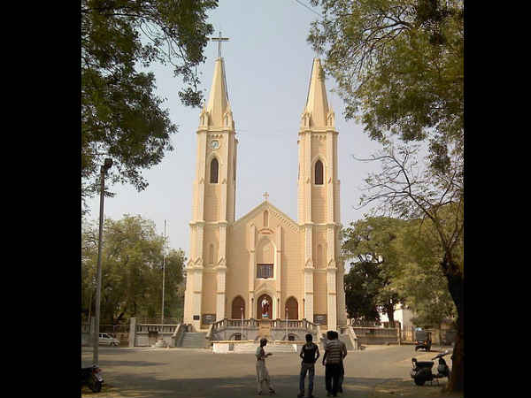31. ഫ്രാന്‍സീസ് ദേ സാലസ് കത്തീഡ്രല്‍, നാഗ്‌പൂര്‍