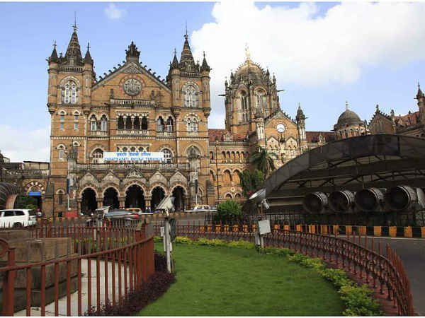 മുംബൈ റെയി‌‌ല്‍വെ സ്റ്റേഷന്‍