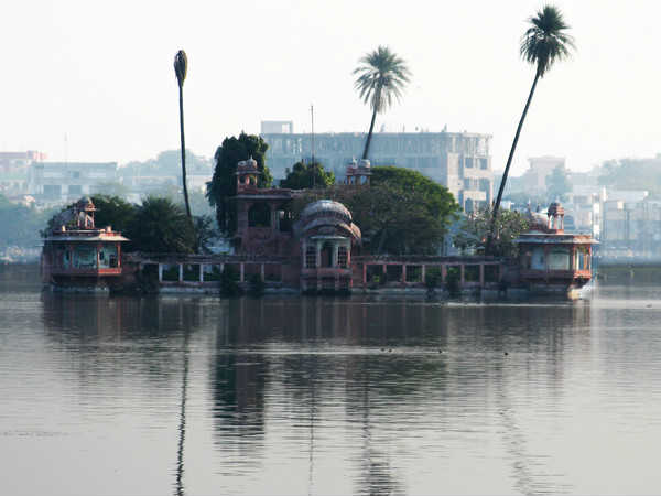 കോട്ടയേക്കുറിച്ച്