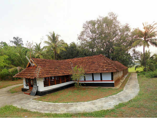 11. ആടാട്ട് മഹാദേവ ക്ഷേത്രം