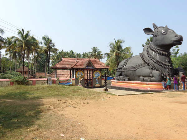 14. അയ്മുറി മഹാദേവ ക്ഷേത്രം