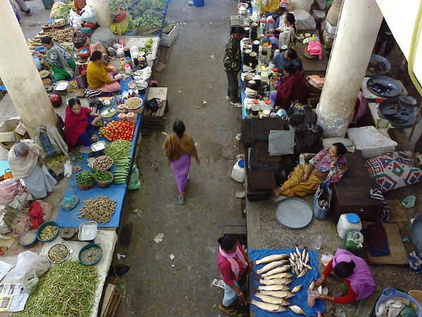 ച‌രി‌ത്ര‌ത്തിലേക്ക് ഊളിയിട്ട് നോക്കുമ്പോള്‍