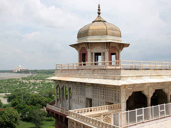 മുസമാന്‍ ബുര്‍ജ്