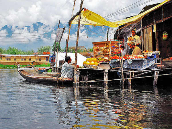 ദാല്‍ തടാകം