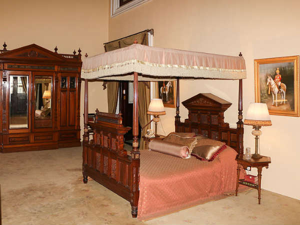 08. പത്ത് വര്‍ഷത്തെ പുനരുദ്ധാരണം