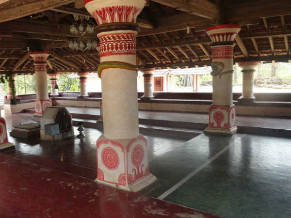 ക്ഷേത്രത്തിന്റെ ഉള്‍വശം