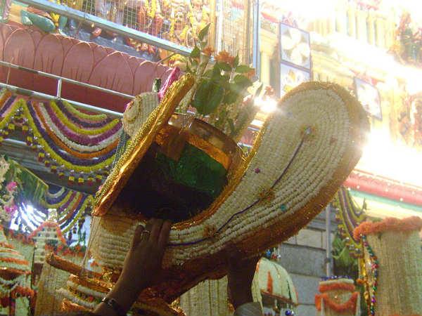 പൗര്‍ണമി നാളില്‍