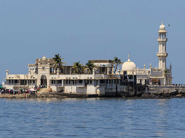 05. ഹാജി അലി ദര്‍ഗ, മുംബൈ