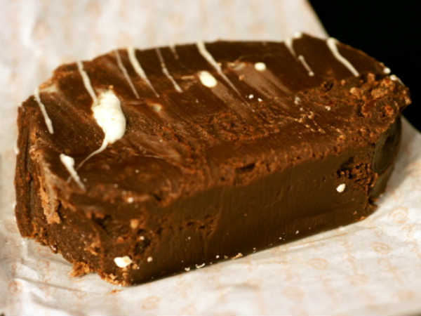 ലോണാവ്‌ലയില്‍ കിട്ടുന്ന ചോക്ലേറ്റ് ഫഡ്ജ്