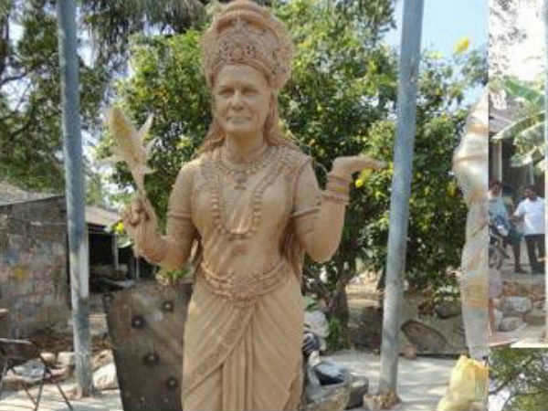 02. സോണിയാ ഗാന്ധി ക്ഷേത്രം, ക‌രിംനഗര്‍