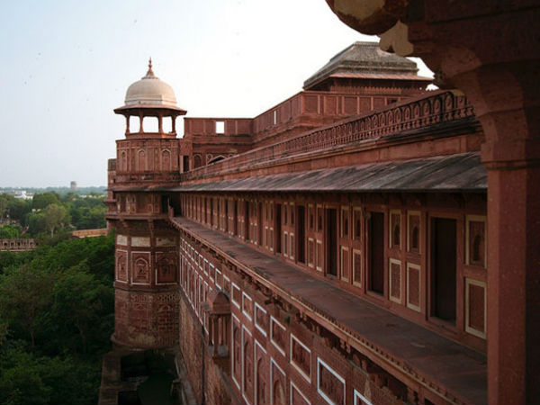 താജ്മഹലിനപ്പുറം