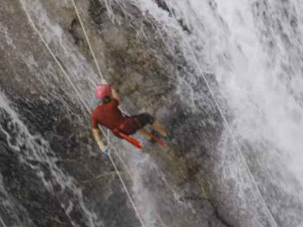 04. ബെക്കരെ വാട്ടര്‍ഫാള്‍സ്, കര്‍ജാ‌ത്