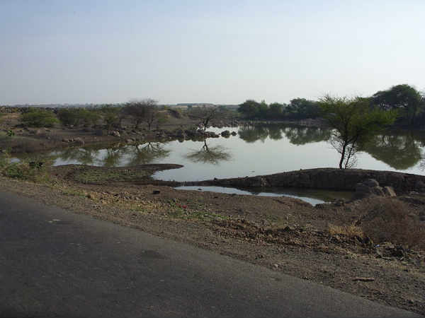 റോഡിനേക്കുറിച്ച്