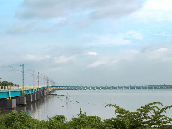 02 വേമ്പനാട് റെയിൽ പാലം, കേരളം