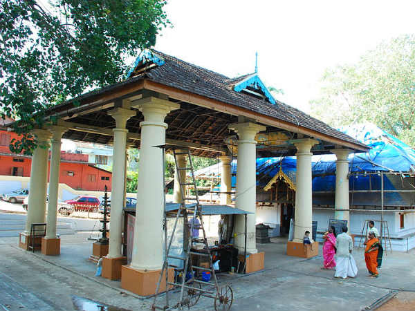 11. കുട്ടന്‍കുളങ്ങര ശ്രീകൃഷ്ണ ക്ഷേത്രം, കേരളം