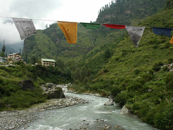 ബിയാസ് നദിയുടെ തീരത്തൂടെ