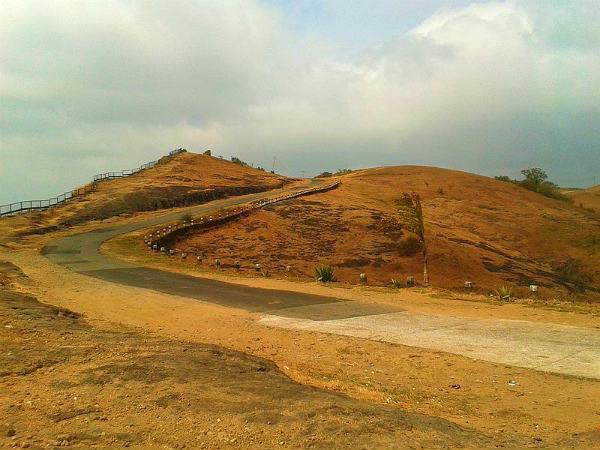 മൊട്ടക്കുന്നുകള്‍