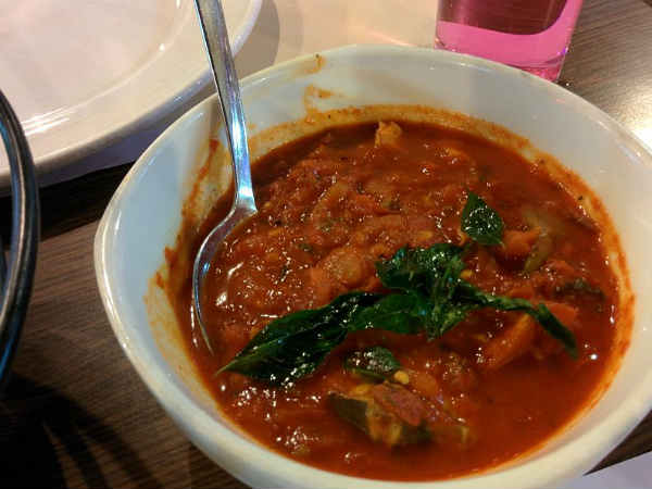 10. ആനിക്കാട് കള്ള് ഷാ‌പ്പ്, എറണാകുളം