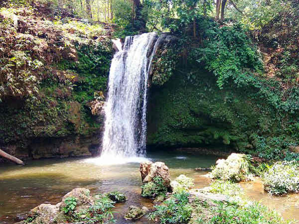 06. കോര്‍ബറ്റ് വെള്ളച്ചാട്ടം