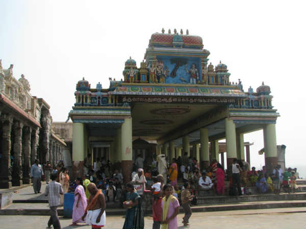 04. തിരുച്ചെണ്ടൂര്‍ മുരുക ക്ഷേത്രം