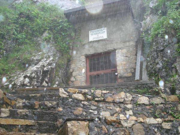 കെട്ടിടം