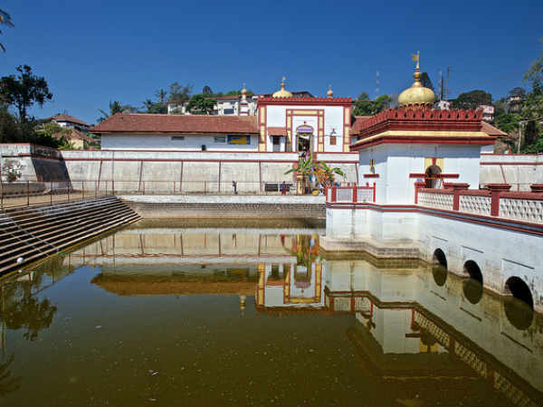 താഴികക്കുടങ്ങളുള്ള അപൂർവ ക്ഷേത്രം!