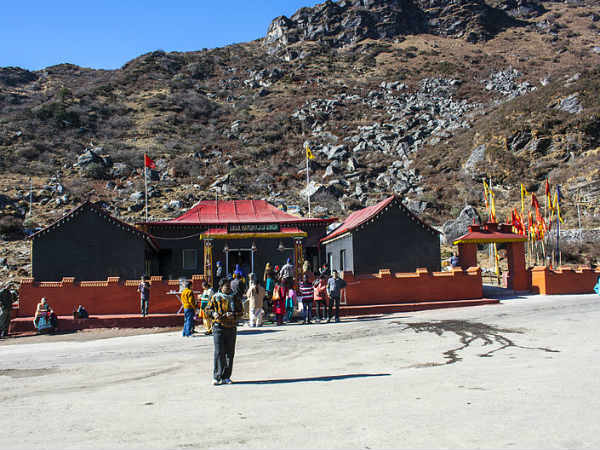 മരണശേഷവും അ‌തിർത്തി കാക്കുന്ന പട്ടാളക്കാരൻ