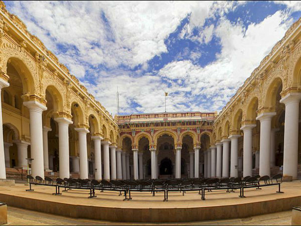 08. കൊട്ടാര മുറ്റം