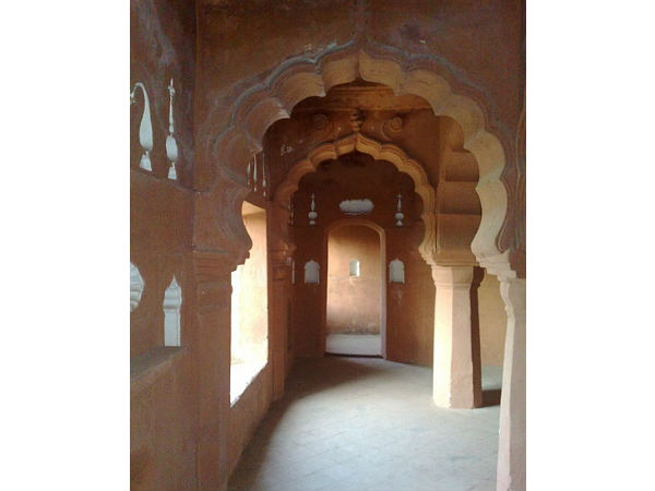 09. സമ്മർപാലസ്, നന്ദിഹിൽസ്