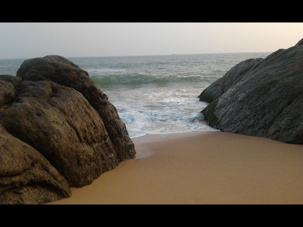 ബീച്ചുകളും ഗുഹകളും