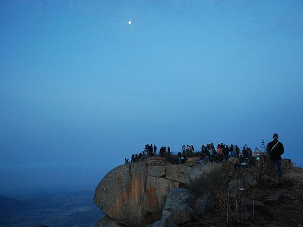 നൈറ്റ് ട്രെക്കിംഗ്