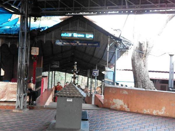 41. കാടാമ്പുഴ ദേവി ക്ഷേത്രം, കാടമ്പുഴ 