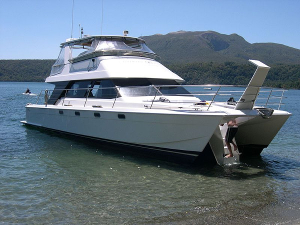 03. ആഢംബര ബോട്ട് യാത്ര, മുംബൈ