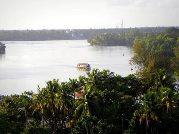 അഷ്ടമുടികായൽ