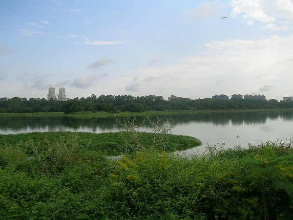 01. ഹെബ്ബാള്‍ തടാകം