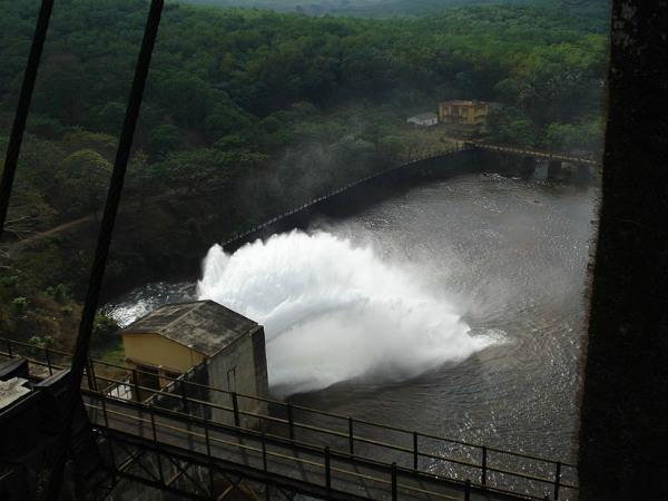 01. ചിമ്മിണി ഡാം 