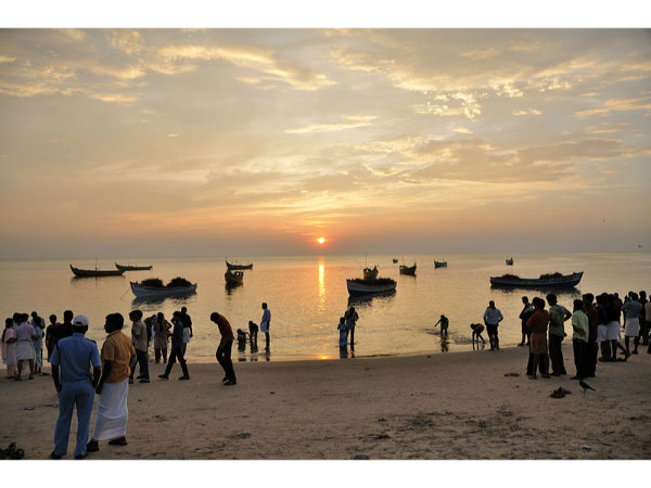 01. ചാ‌വക്കാട് ബീ‌ച്ച്